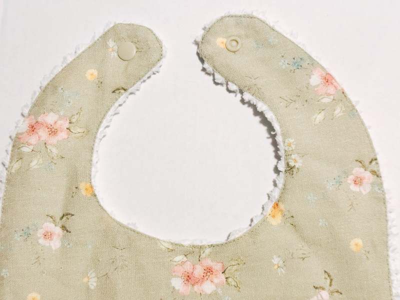 Piper&Cloth Layette Linen Bib - Hedgerow Floral