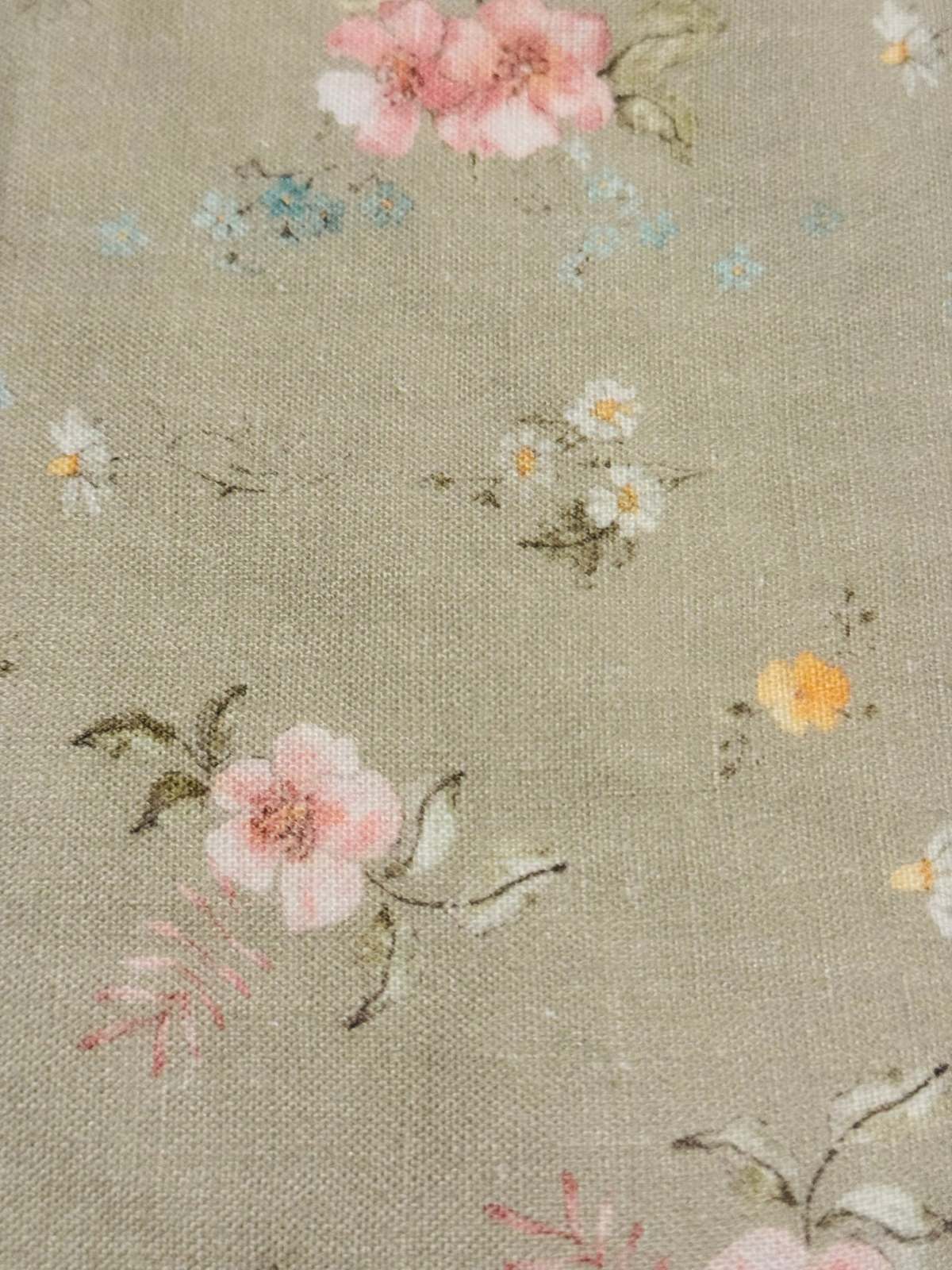 Piper&Cloth Layette Linen Bib - Hedgerow Floral - Image 6 of 8