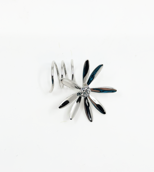 YVMIN Daisy Cross Ring