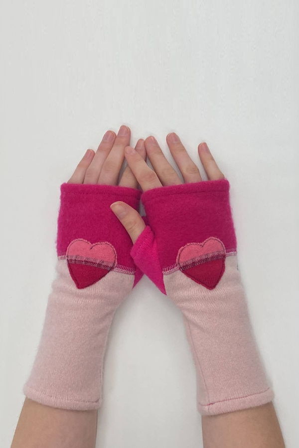 Sardine Clothing Co. Fingerless Cashmere Gloves - Heart/Pinks