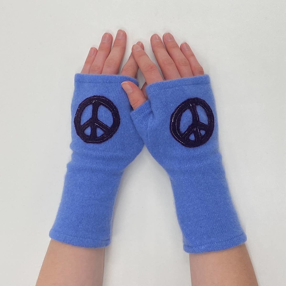 Sardine Clothing Co. Peace Fingerless Cashmere Gloves - Grey/Turquoise - Image 2 of 2