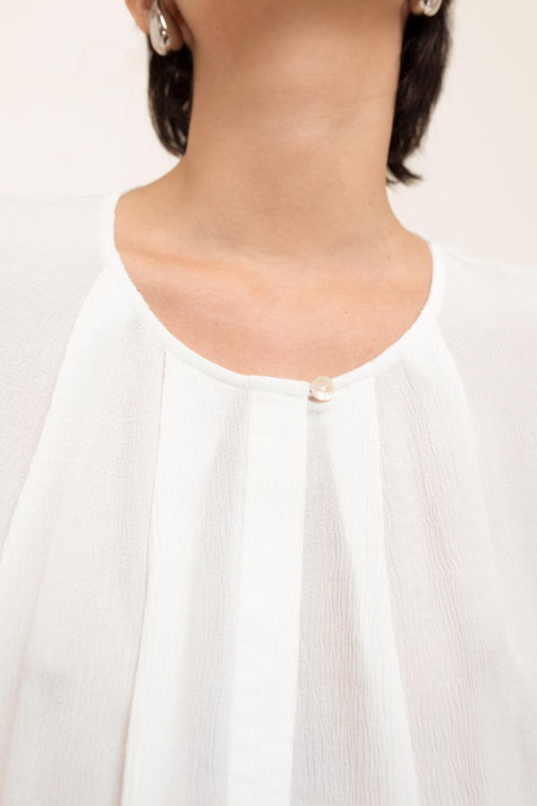 Paper Label Akia Sleeveless Shirt Top