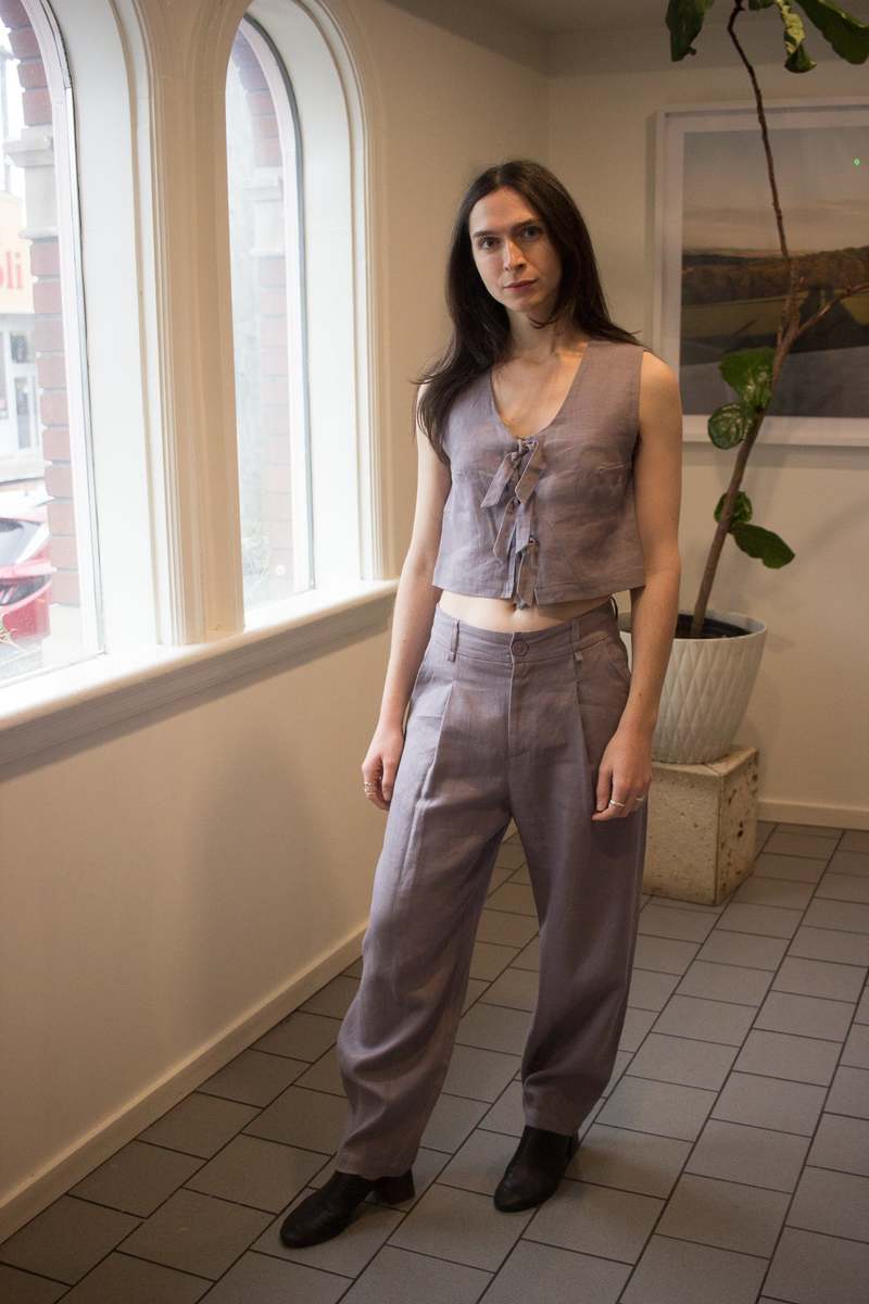 Eve Gravel Saxon Vest