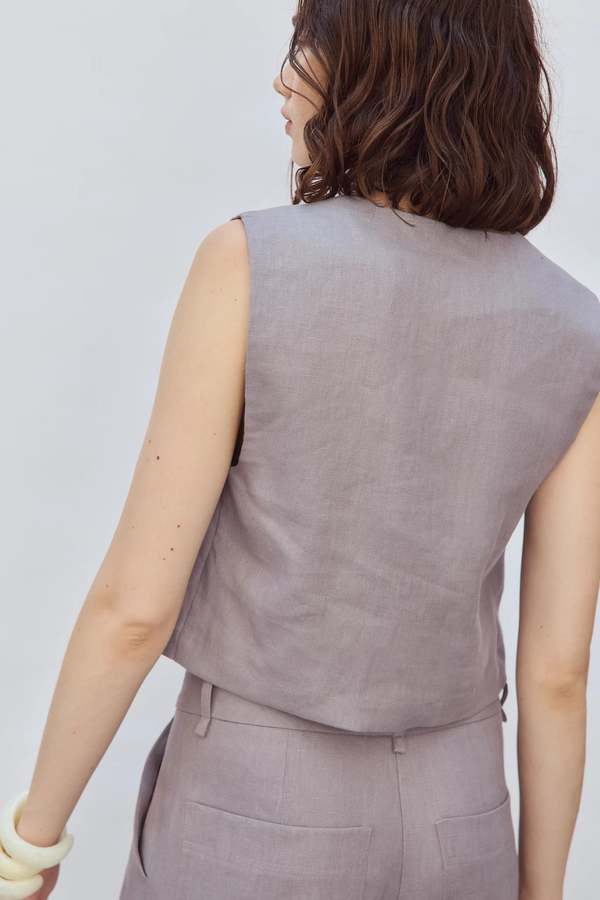 Eve Gravel Saxon Vest
