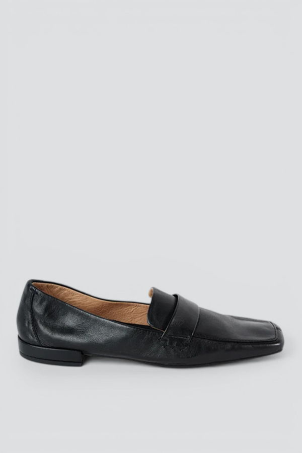 "INTENTIONALLY __________." Pinky Loafer