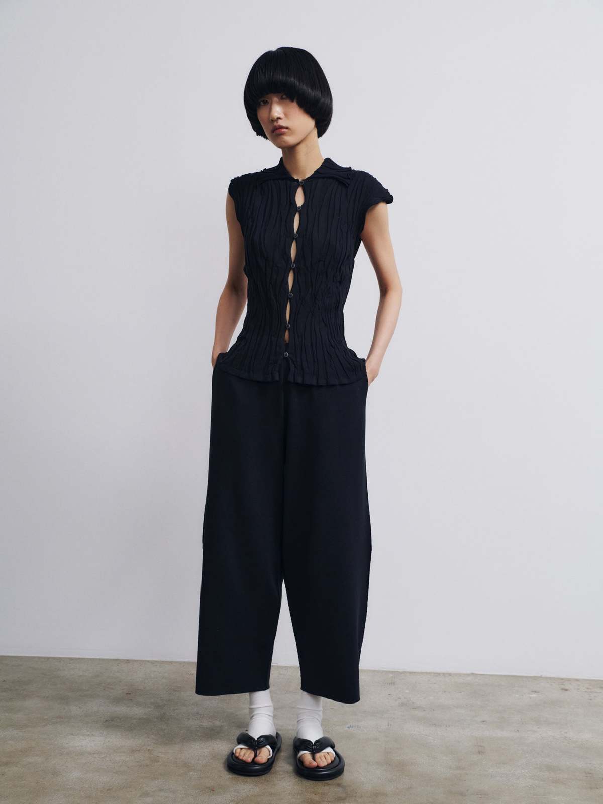 Rus Honkai Top - Black - Image 2 of 6