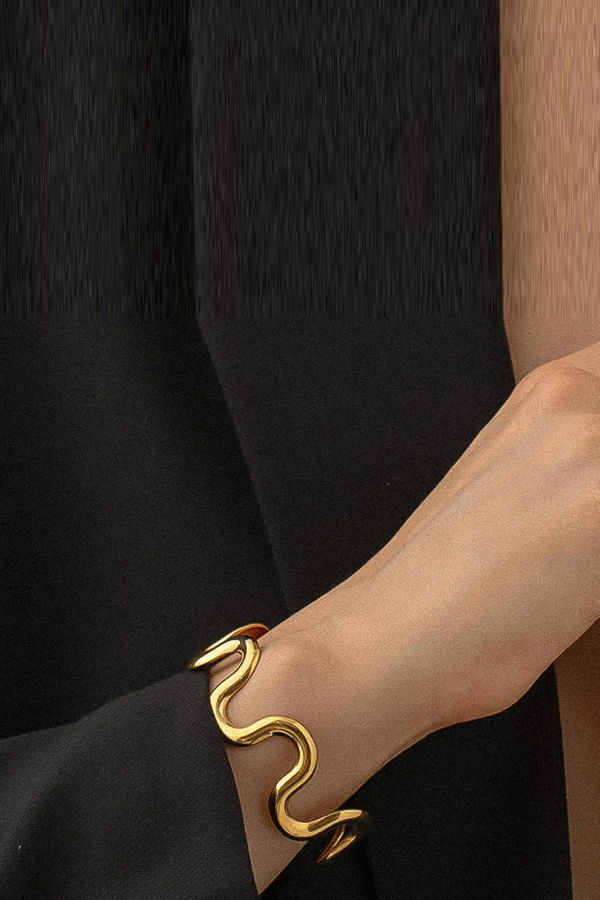 Flânerie Felix Wavy Cuff - 18k Gold