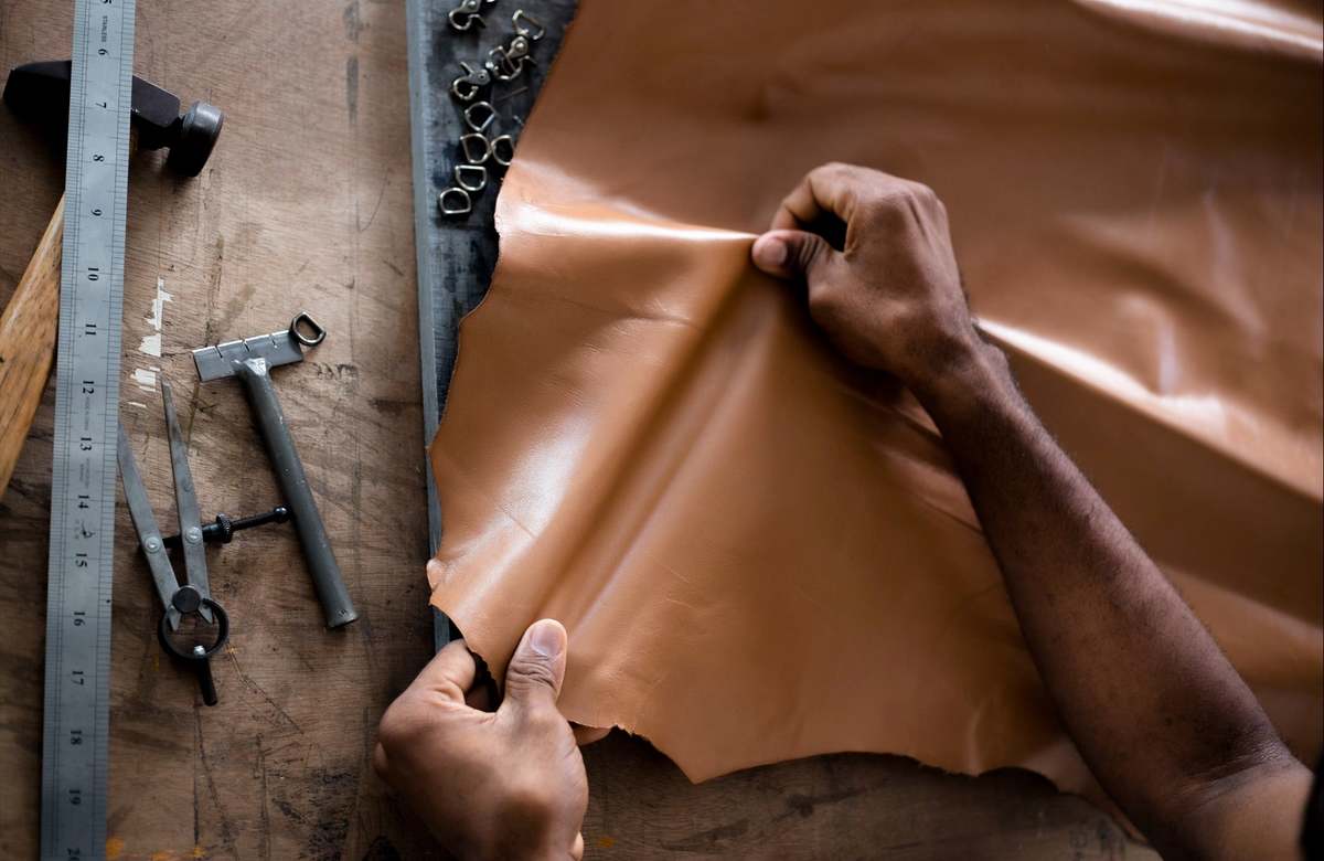 Deux Mains Modern Valet Tray - Image 11 of 12