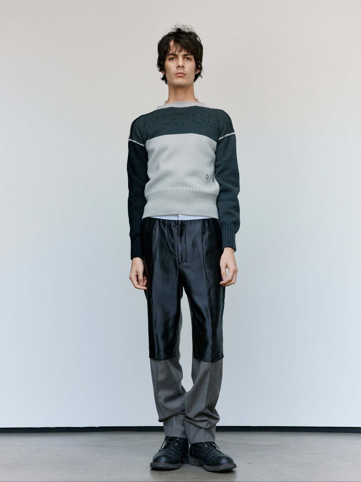 Cecile Tulkens Silver & Uniform Grey Wool Pointelle Gansey Roulette - Image 5 of 9