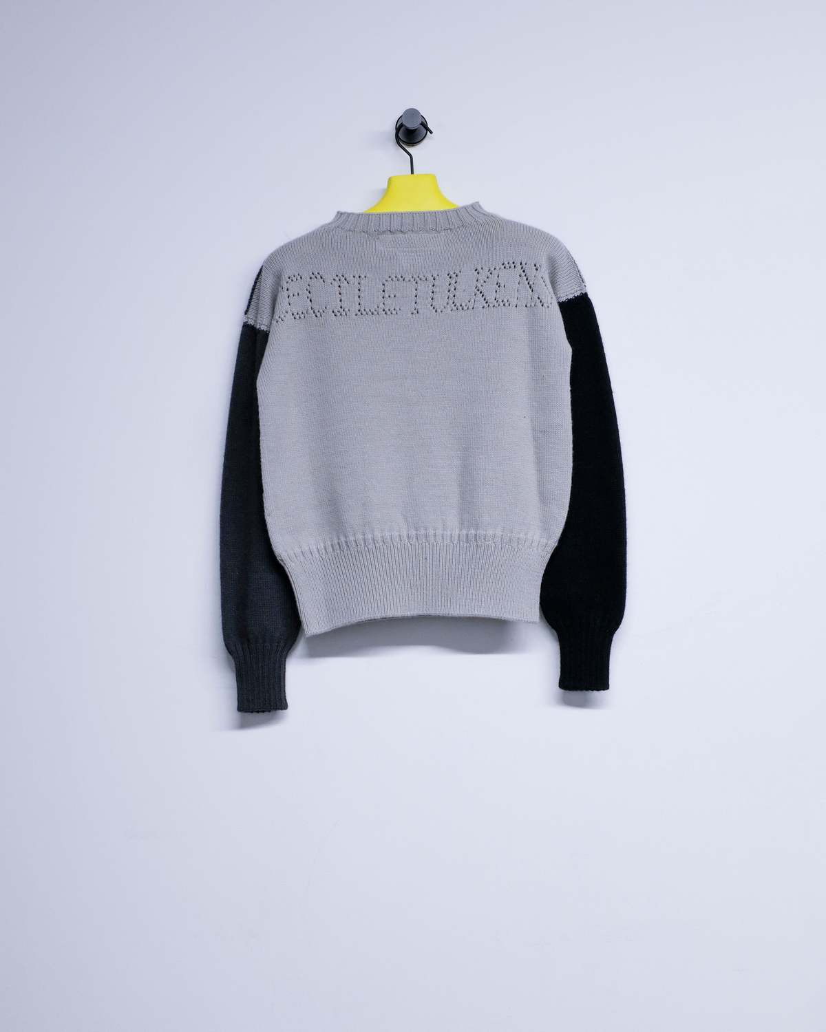 Cecile Tulkens Silver & Uniform Grey Wool Pointelle Gansey Roulette - Image 9 of 9