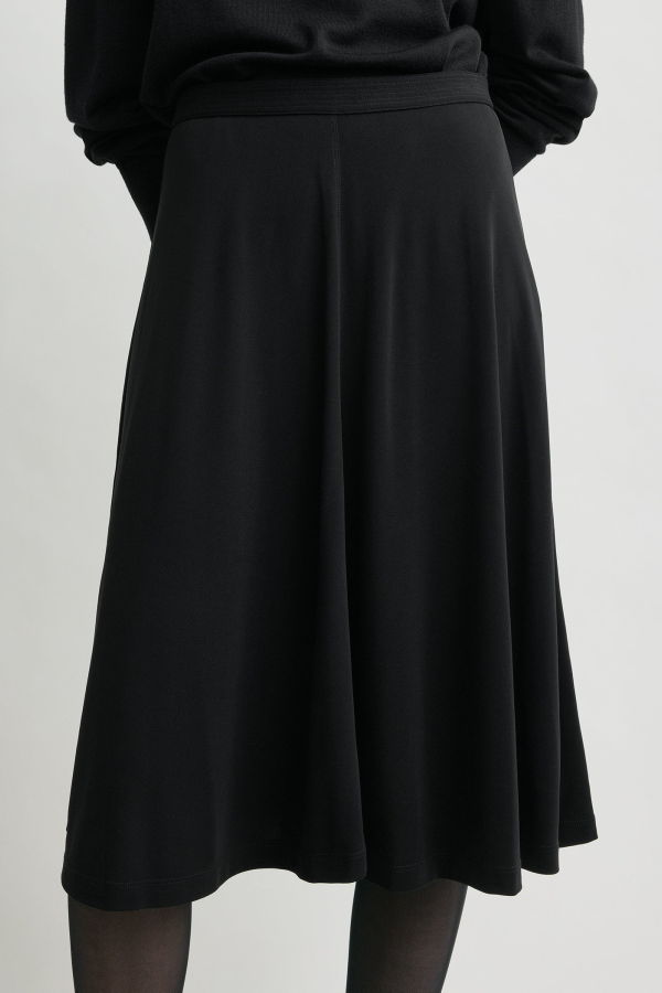 Totême Short Fluid Jersey Skirt