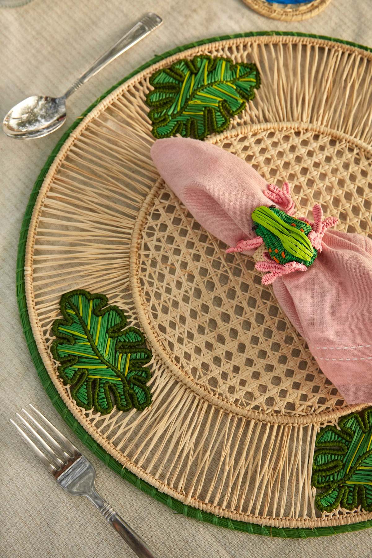 Coro Cora S/2 Leaves 3D Placemats - Image 2 of 3