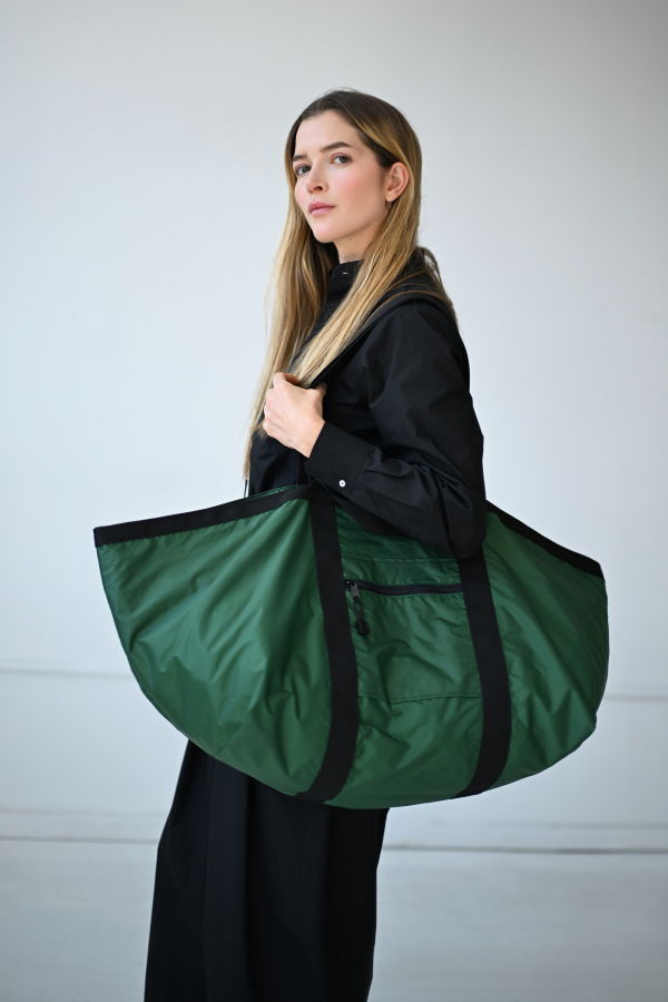8.6.4 Nylon Weekender Bag - Forest/Black