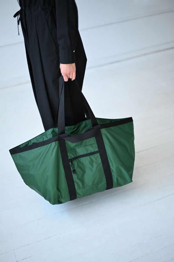 8.6.4 Nylon Weekender Bag - Forest/Black
