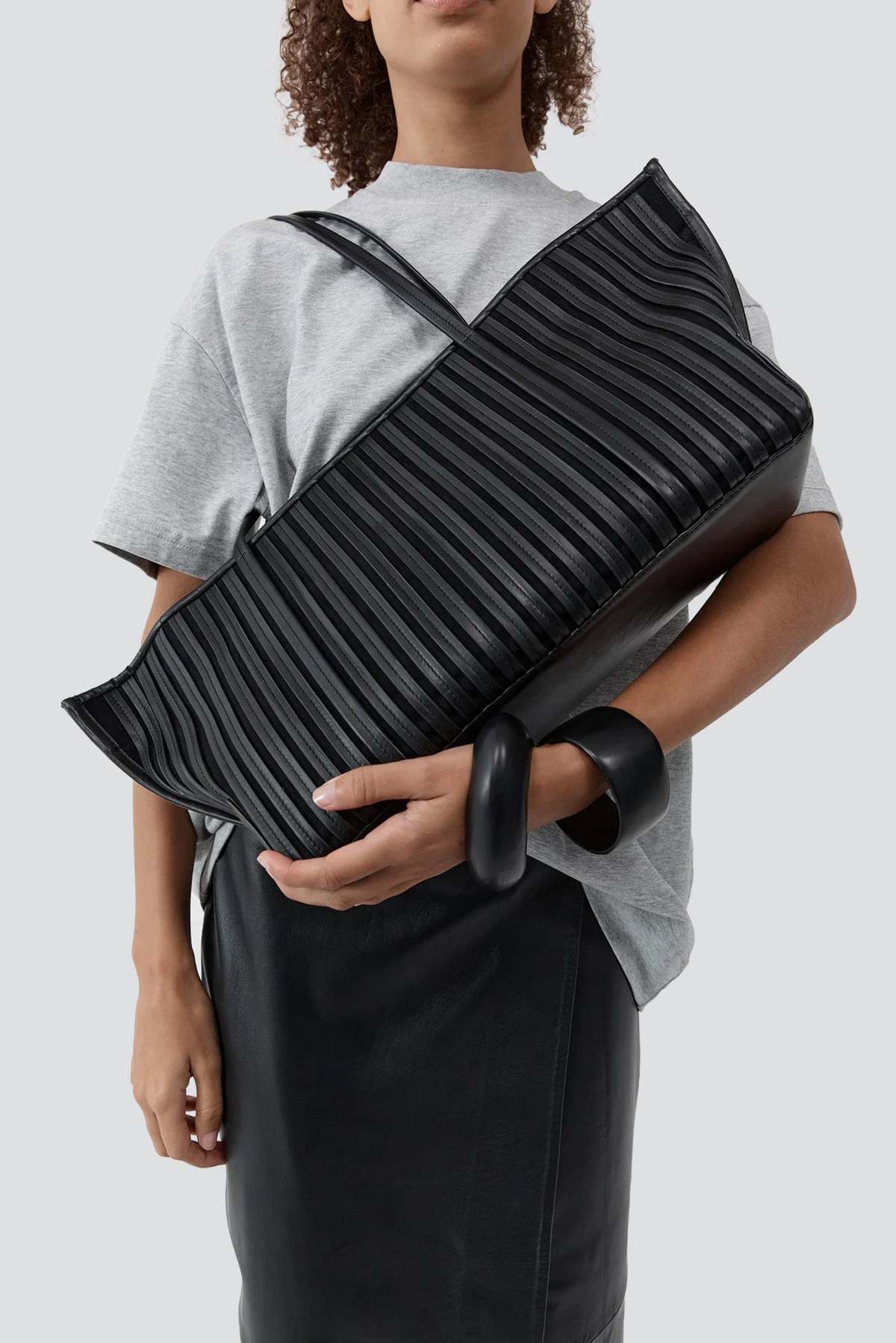 St. Agni Black Linea Stitch Bateau Tote Bag - Image 6 of 8