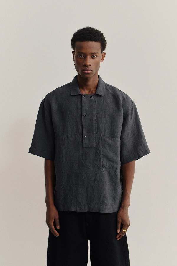 A Kind of Guise Taita Shirt Coal Linen Shirt