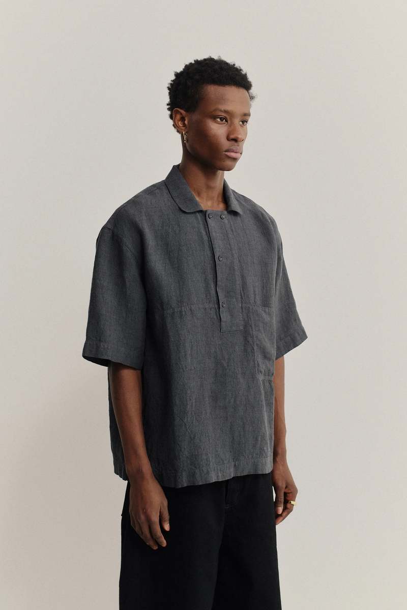 A Kind of Guise Taita Shirt Coal Linen Shirt
