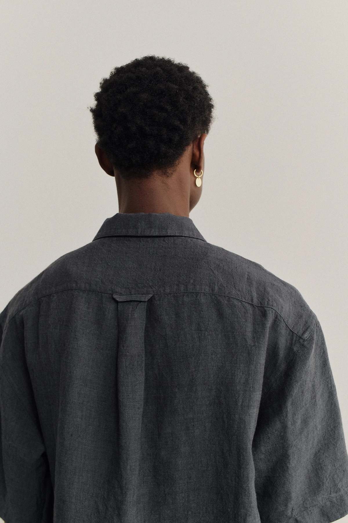 A Kind of Guise Taita Shirt Coal Linen Shirt - Image 6 of 7