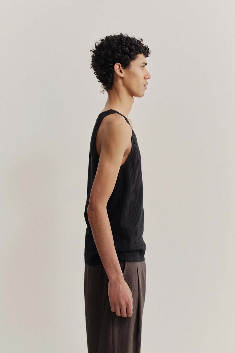 A Kind of Guise Tomaso Tanktop Black Ajour Tank Top
