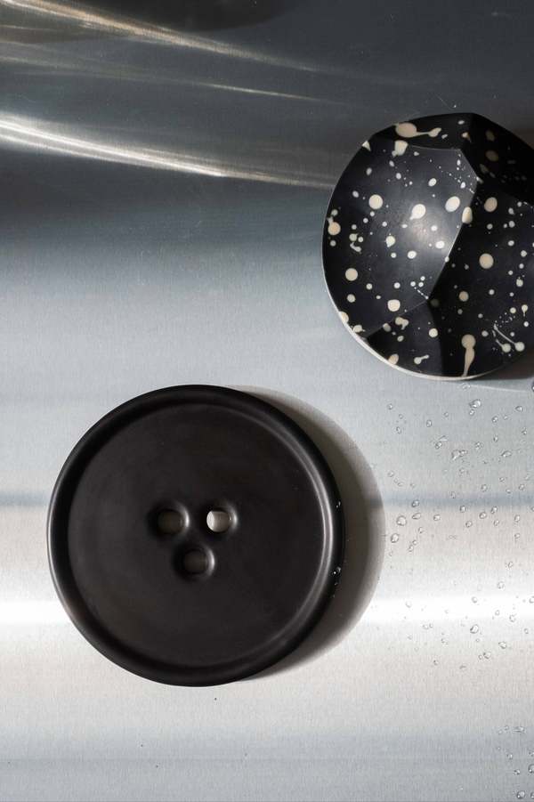 Ume Studio Bouton Dish Ume Studio Bouton Dish