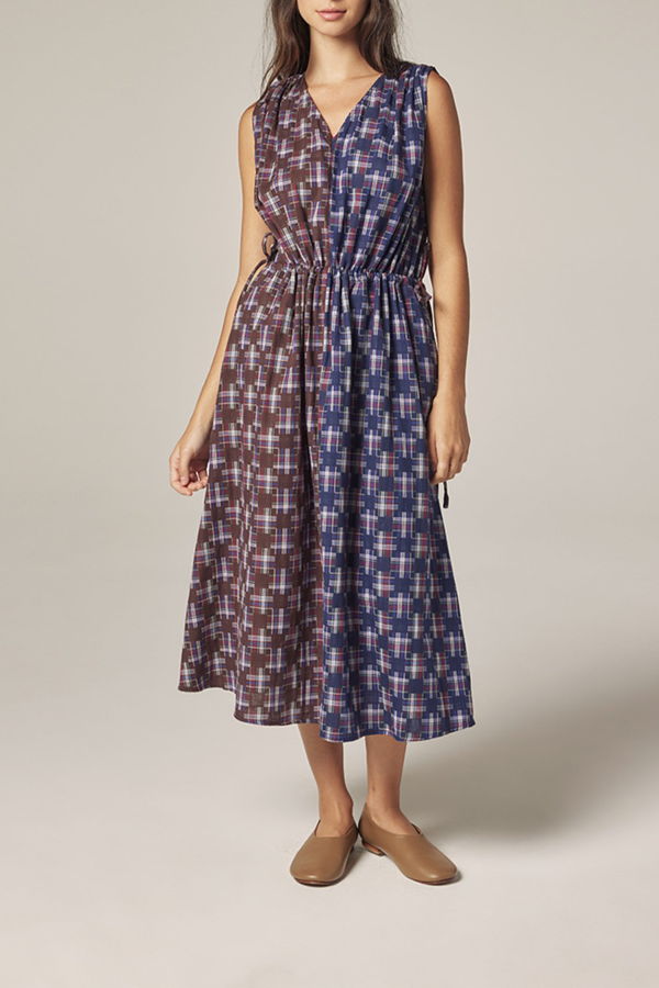 amente Contrast V-Neck Dress