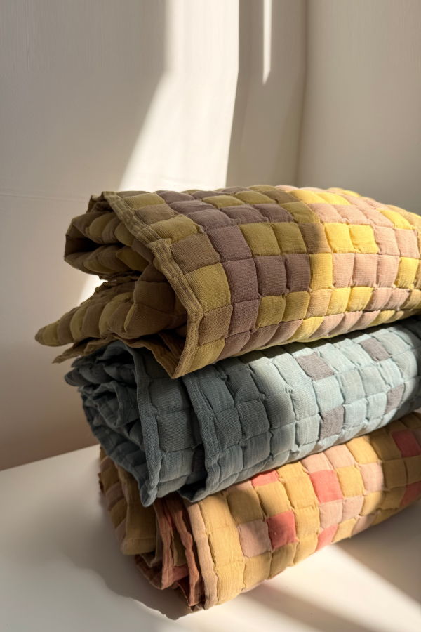 Happy French Gang Azalea Sujani 75x55in Quilt