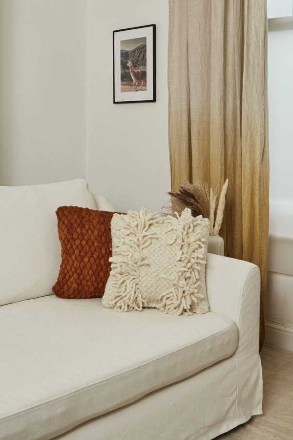 Andes Puna Cushion - Walnut