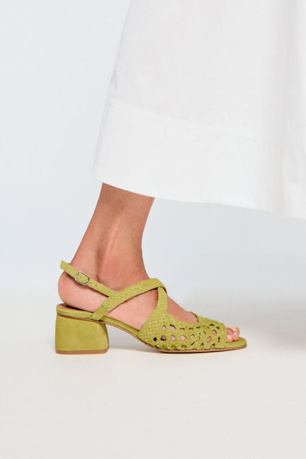 Naguisa Uga Rounded Pistacho Sandals