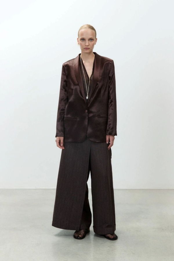 Alysi Shiny Satin Smoking Blazer