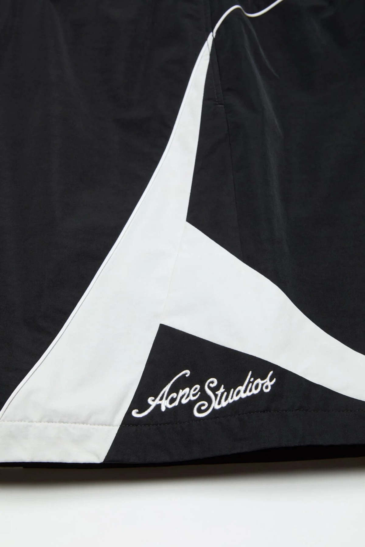 Acne Studios Casual Technical Shorts - Black - Image 2 of 3