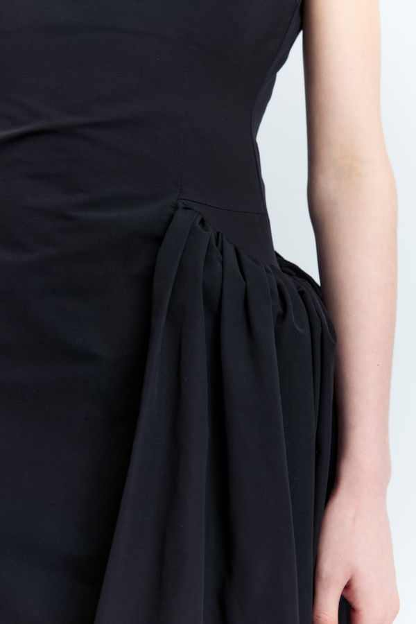 16Arlington Vezile Midi Dress - Black