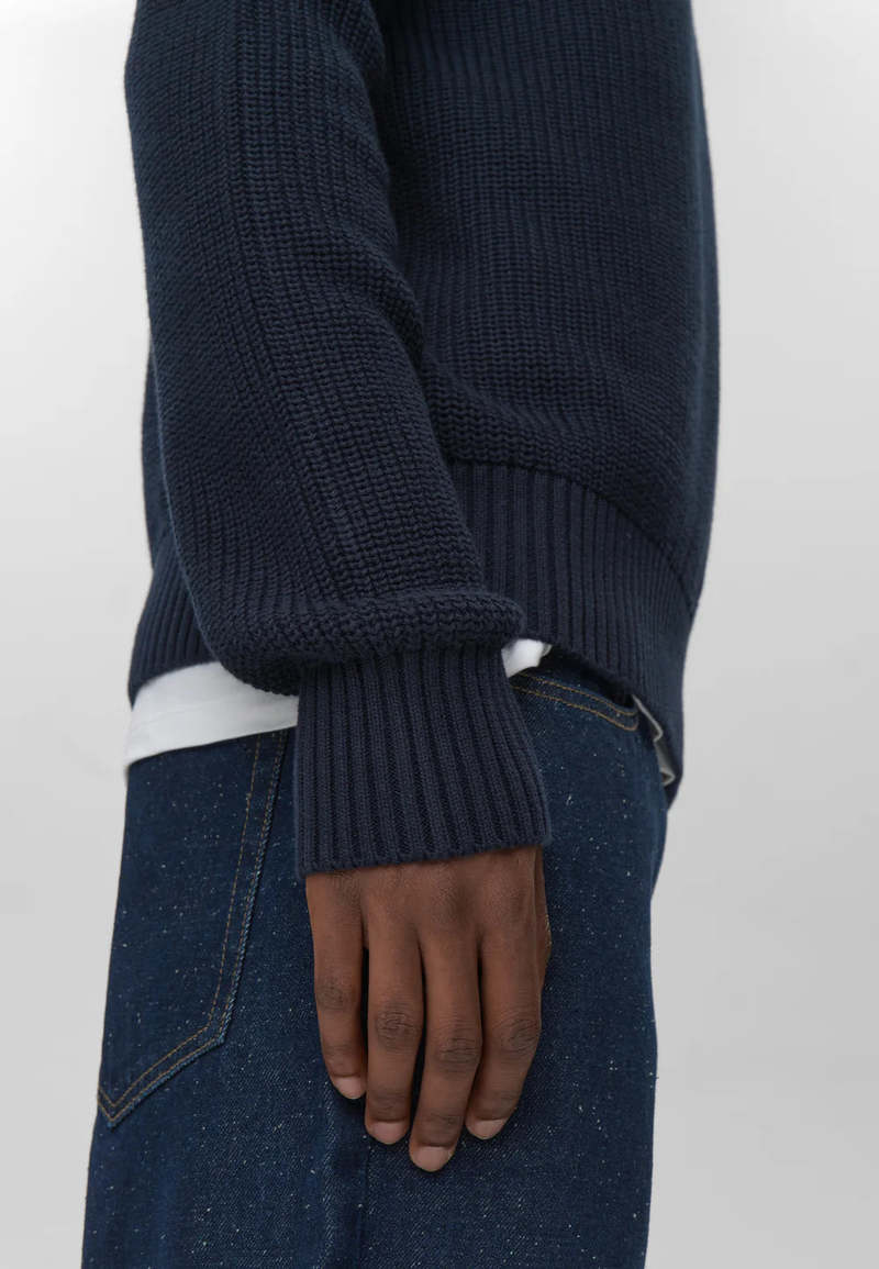 Minimum Rob Sweater - Sky Captain