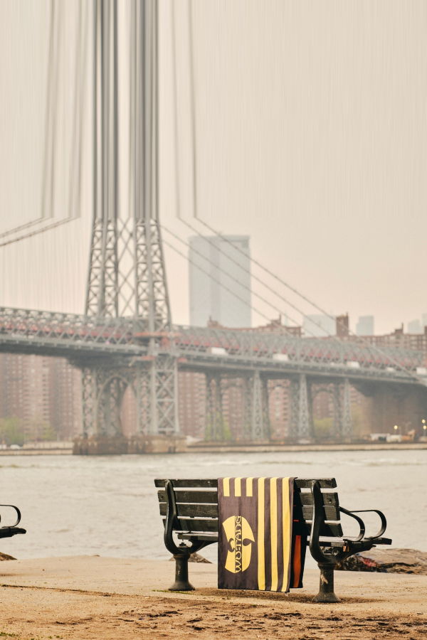 Slowtide Staten Lightweight Quick-Dry Travel Towel - black/yellow