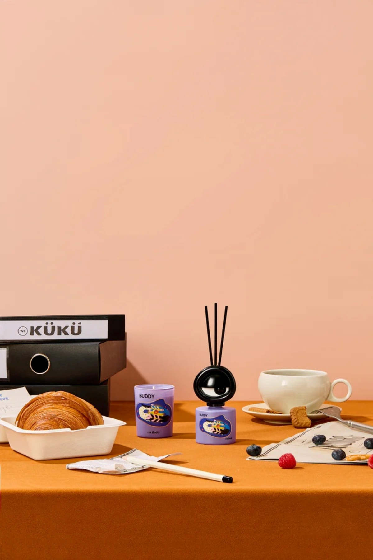 Intent Studio Big Eye Buddy (Cassis) Scented Candle & Fragrance Diffuser Gift Set - Image 3 of 4