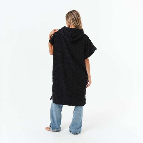 Slowtide Ginny Changing Poncho - Black