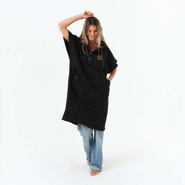 Slowtide Ginny Changing Poncho - Black