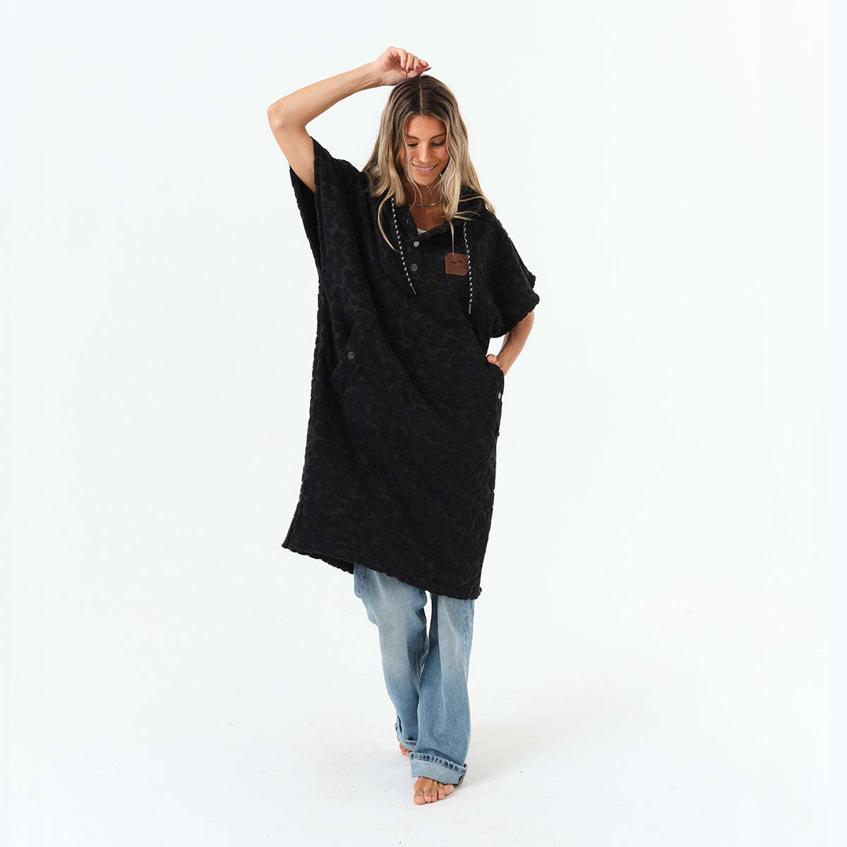 Slowtide Ginny Changing Poncho - Black - Image 6 of 8