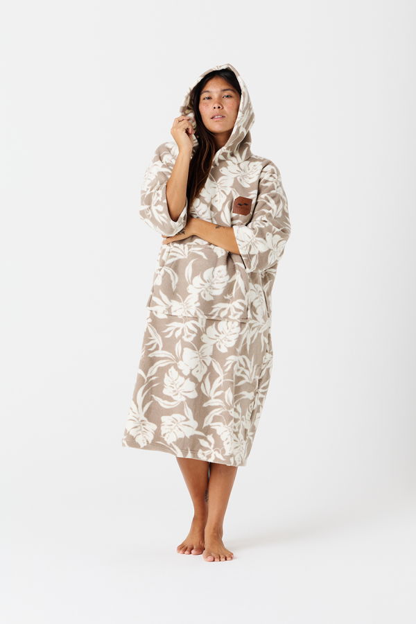 Slowtide Hauke Chilling Fleece Poncho - Cream