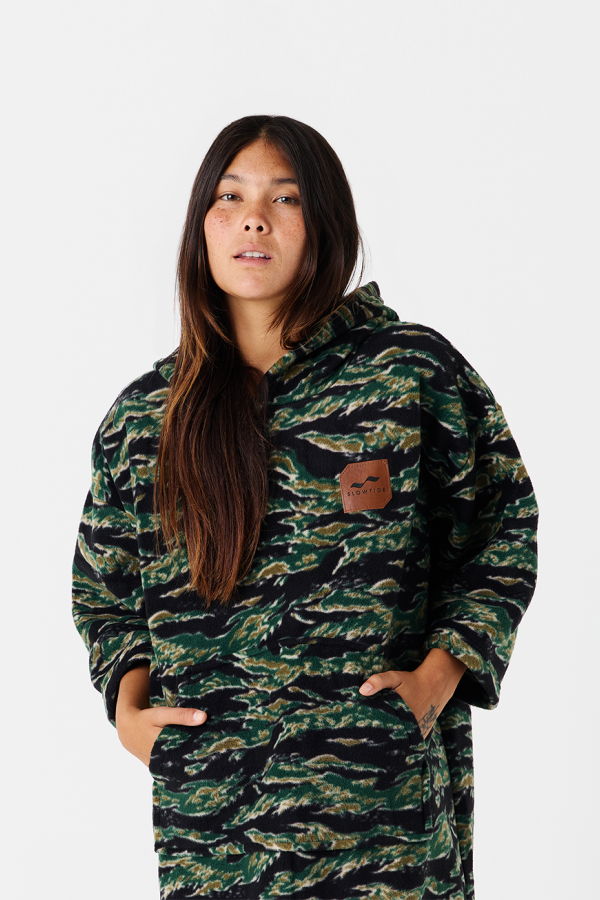 Slowtide Major Chilling Fleece Poncho - Prints