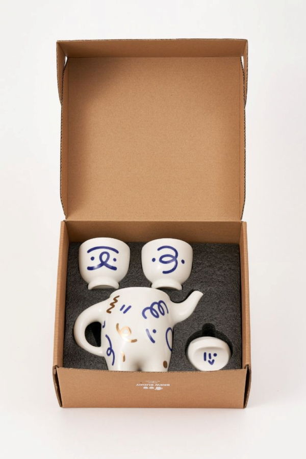 Intent Studio WEKUKU Brew Buddy Teapot and Cup Set