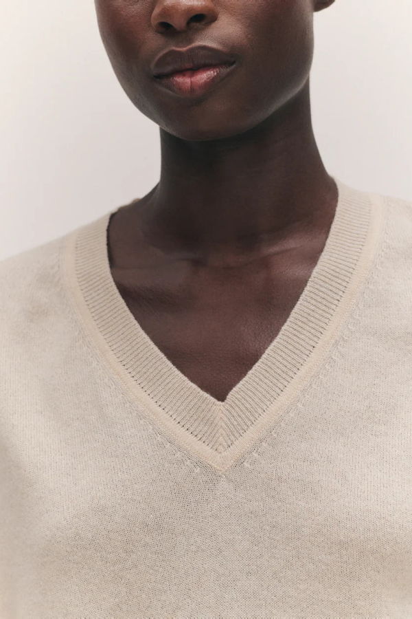 &Daughter Tahra Cashmere V-Neck Sweater - Ecru