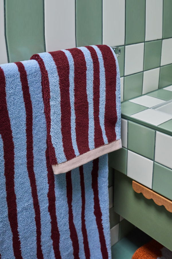 Mosey Me Strokes Bath Towel