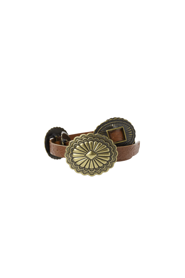 The Great. The Tooled Leather Concho Belt - Cognac/Brass