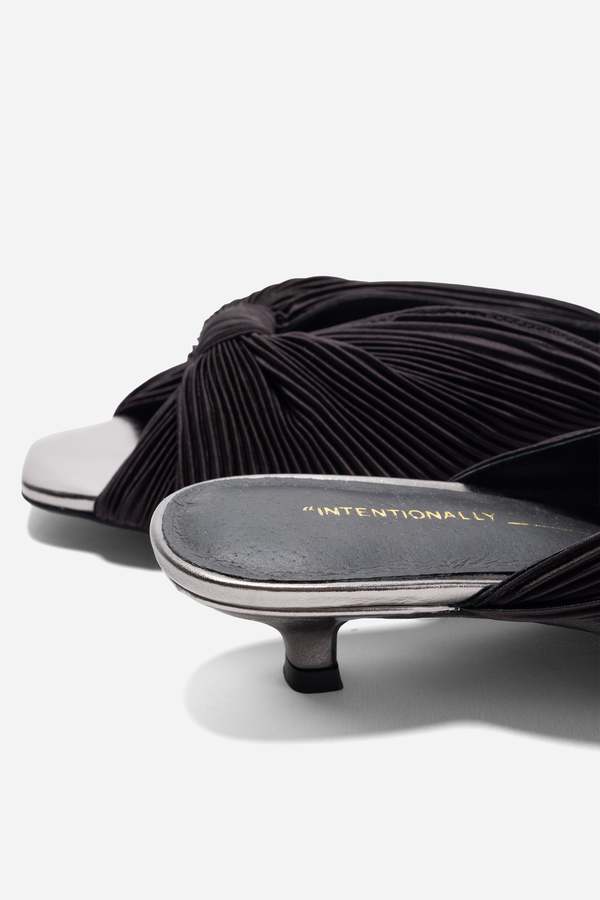 "INTENTIONALLY __________." CURFEW KITTEN HEEL - Black/Flamingo/Grass