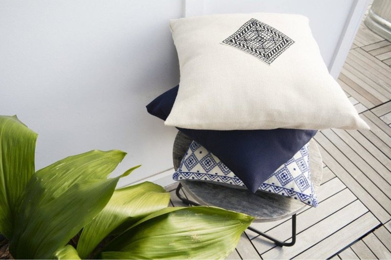 Darzah Diamond Pillow Cover