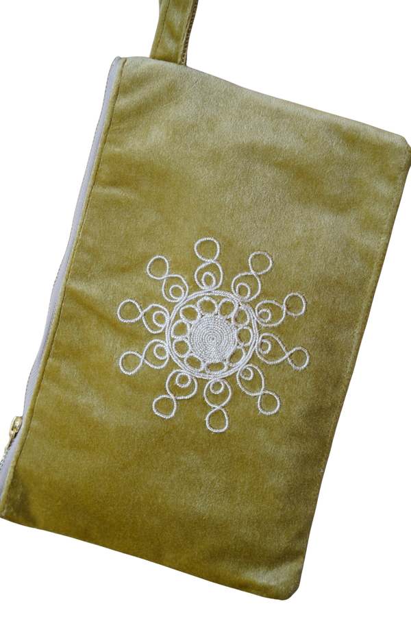 Darzah Tahriri Pouch