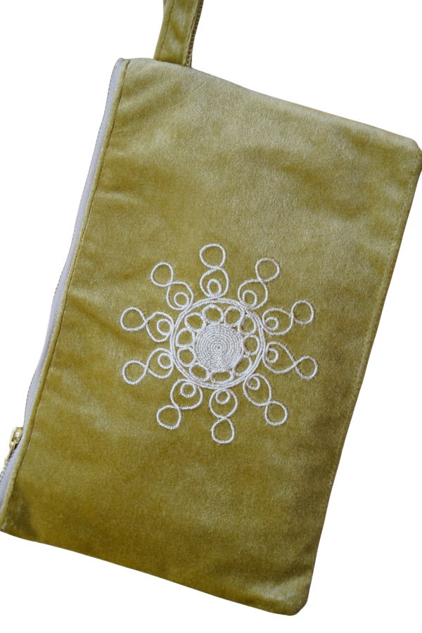 Darzah Tahriri Pouch