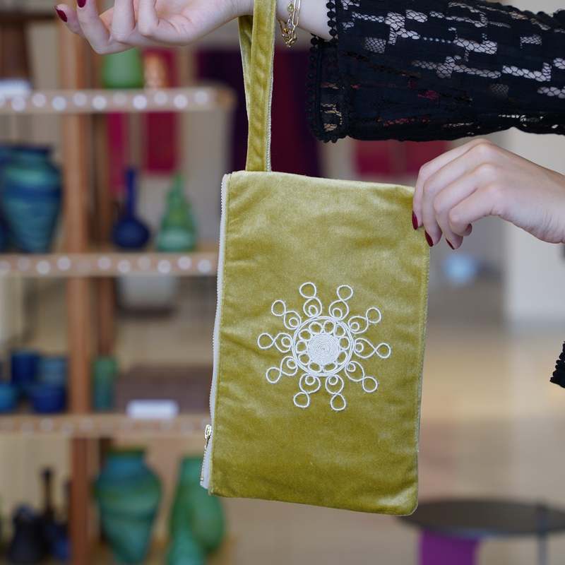 Darzah Tahriri Pouch