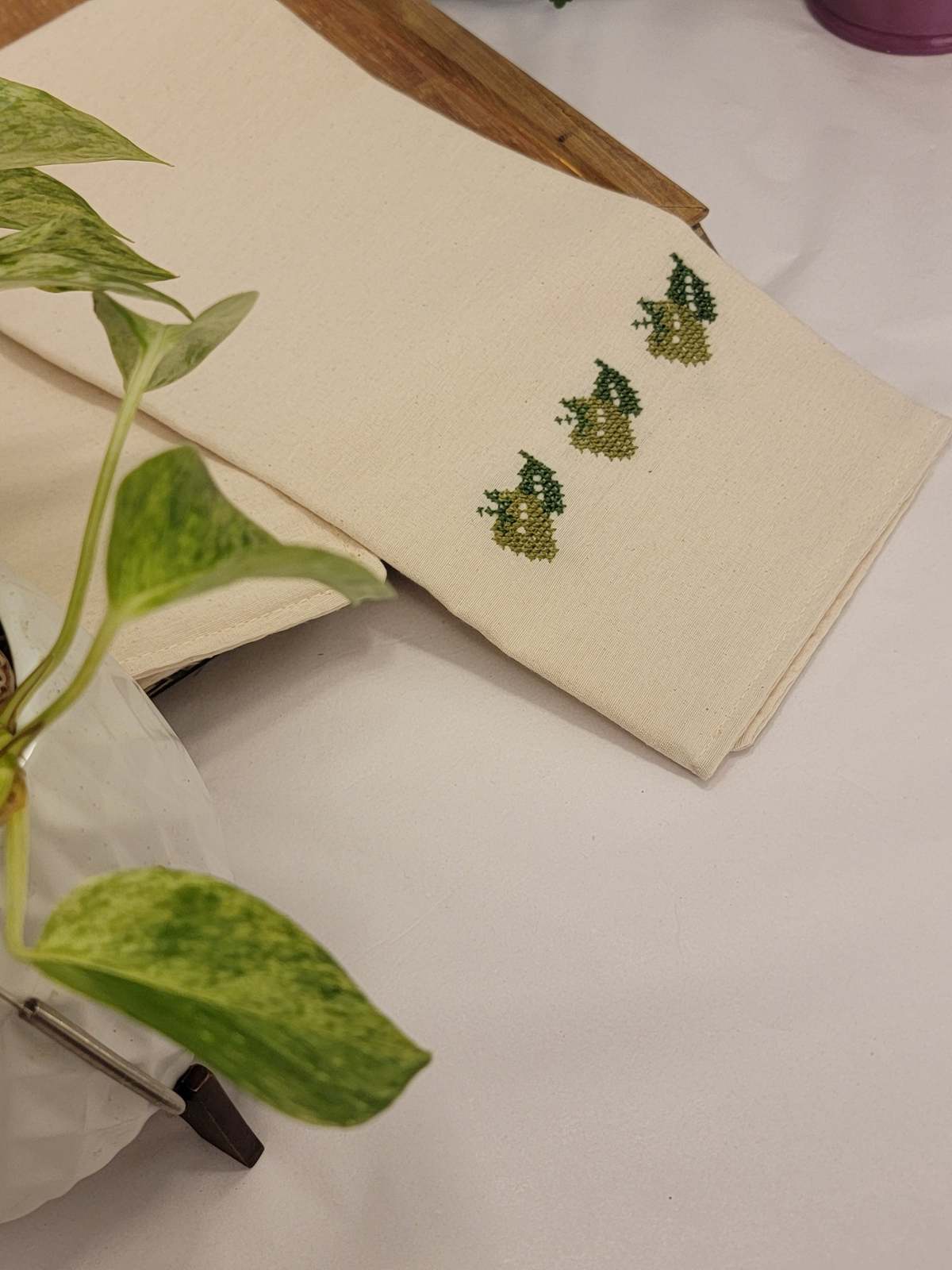 Darzah Tea Towel - Strawberry - Image 2 of 3