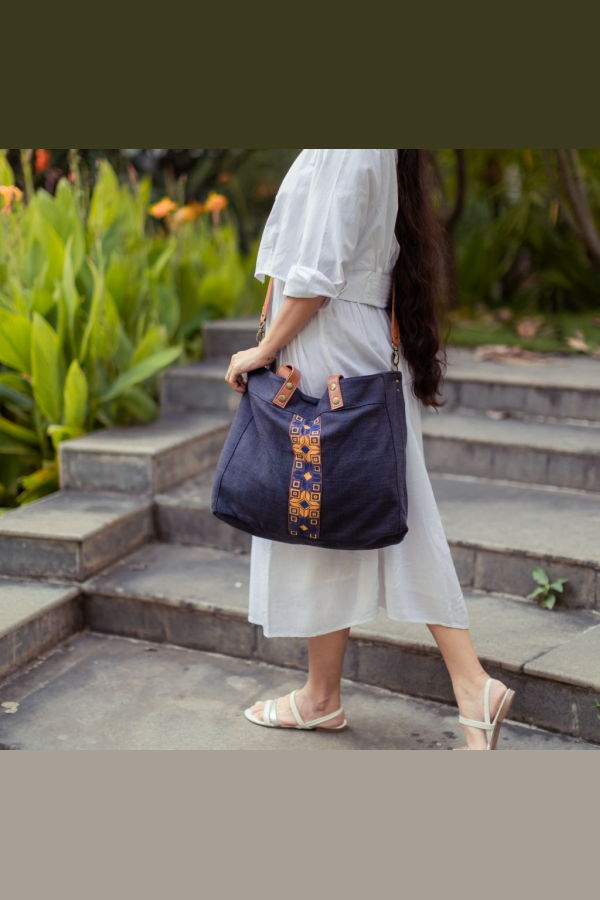 Darzah Walid Unisex Tote Bag